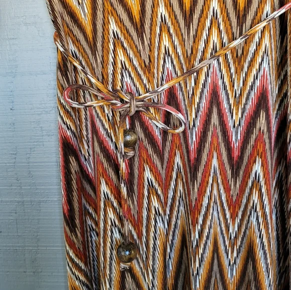 Maggy London Wrap Dress. Size 4 - Picture 6 of 6